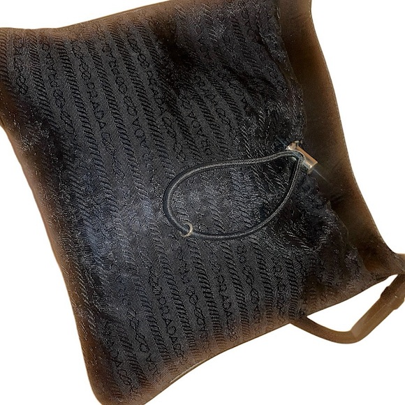 Authentic Prada 99 AW Archive Nylon Logo Drawstring Mini Crossbody Bag - Picture 4 of 16